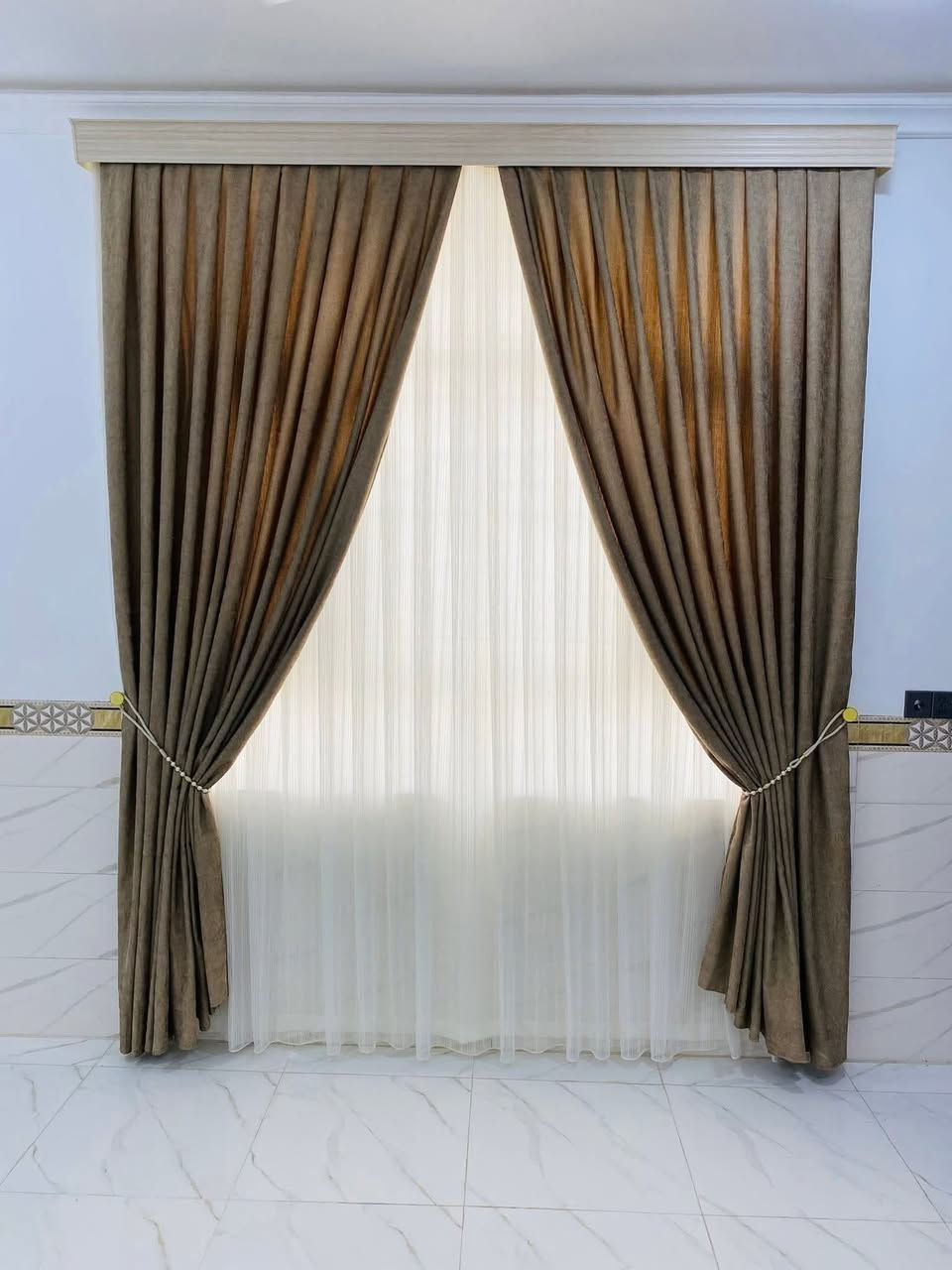 عندك شباك عالي 
حل عدنا 
عندك شباك دور 
حل عدنا 
الاسعار حسب القياسات ولموديل 
عنوان. محل العطيشي مقابيل محل ابو. ذهب 
قرب المكتبه التربويه


**إذا كنت صاحب هذا الإعلان وتريد حذفه لأي سبب، رجاءا أرسل رسالة إلى الدعم الفني**