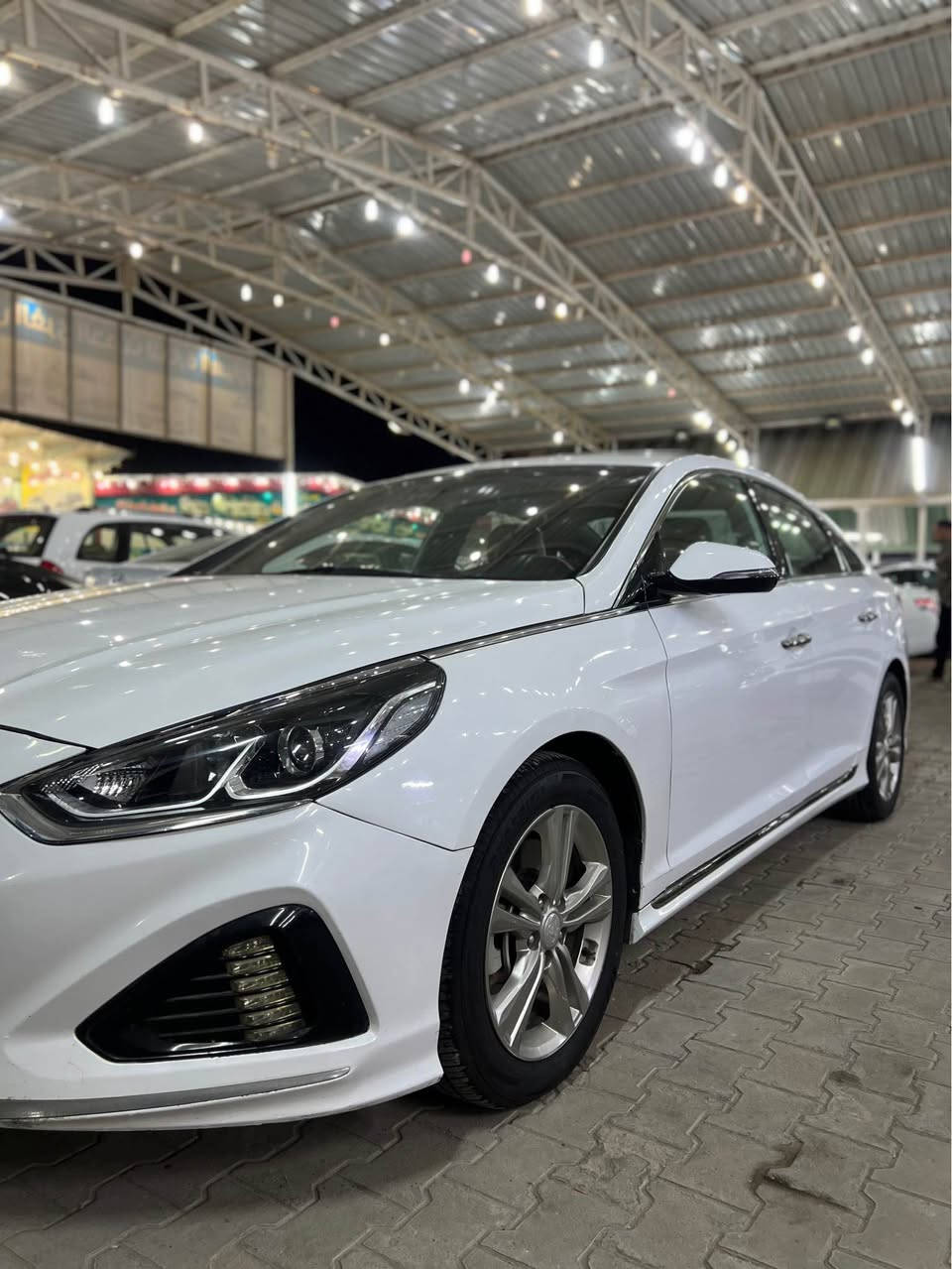 سوناتا 2019 امريكي سبورت فول مواصفات
بانوراما +قطعتين تبريد + جلد+ شفتات ستيرن+شاشة كبيره 
حادثها في امريكا ( جاملغ ايمن و ربع بنيد) 
مكان السياره ( النجف الاشرف) 
***********

السعر = 126$ وبيها مجال النجف, العراق
