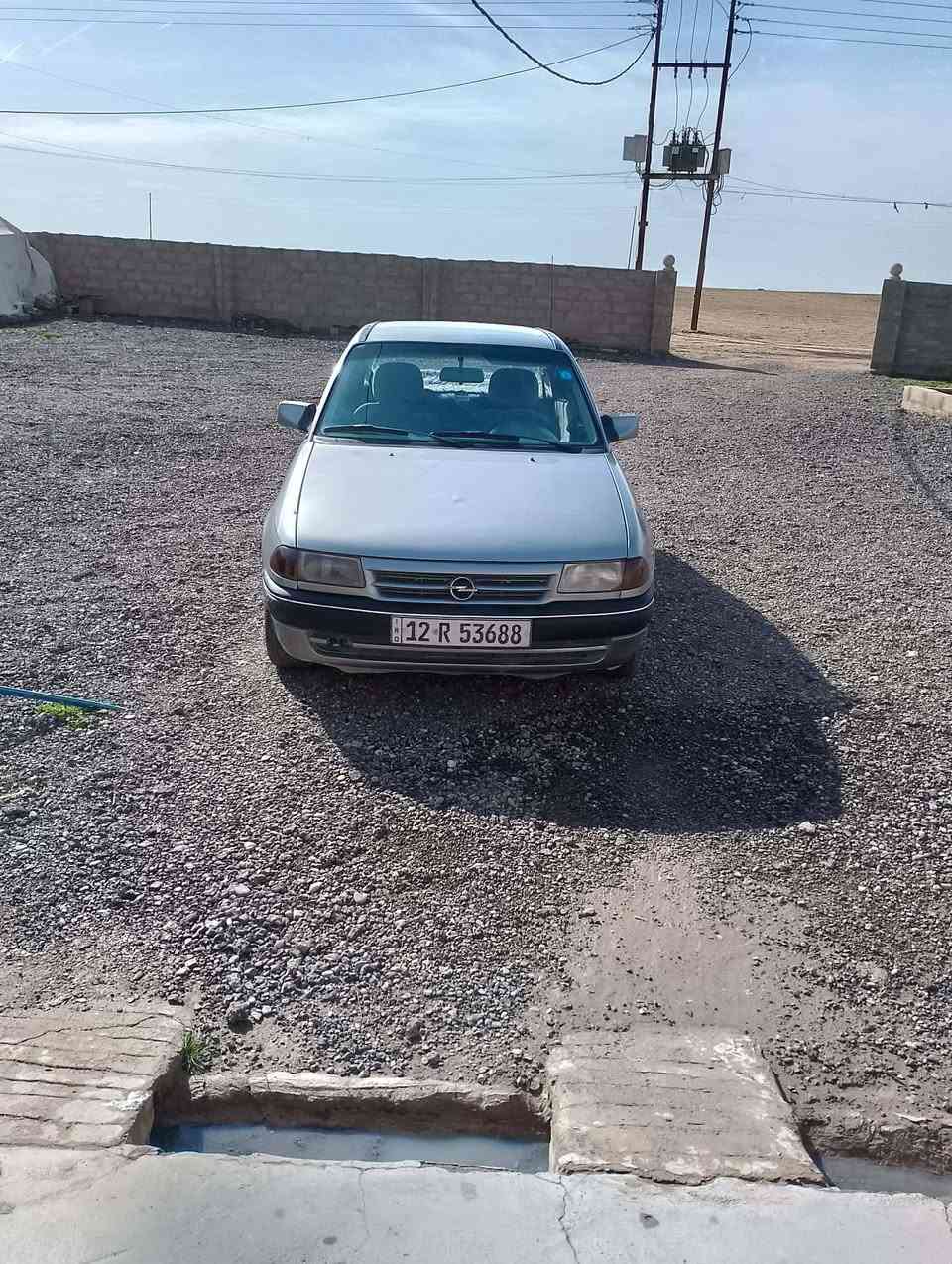 السلام عليكم استرا صندوك  للبيع صبغ جمالية فقط بدون ذرر بشرط موديل 92 رقم مصطرة وهزتها بعدها.مو صاقطة  باسمي اني الشرعي شرط التحويل مكاني كوكجلي. السعر 48 وبيها محال بصيط السيارة ما تصرف عليها ولا درهم جاهزة 
***********
