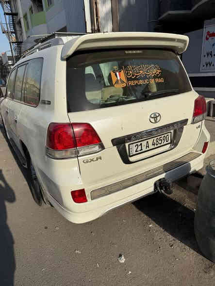 سلام عليكم 
للبيع سياره نوع لاندكروزر ستينيه موديل ٢٠١١ 
٦ سلندر  رقم سليمانيه بسمي سنويه جديده وهزه جديده 
تخم تاير جديد دلوب
حدادي صدر جديده امامي خلفي 
سياره جاهزه من كلشي 

كشنات جلد بقلاوه كهرباءفتحه تحكم ستيرن 
وبعد معروفه مواصفات لاندكروزر
سياره خير من الله 
العنوان بغداد جديده
***********
***********
