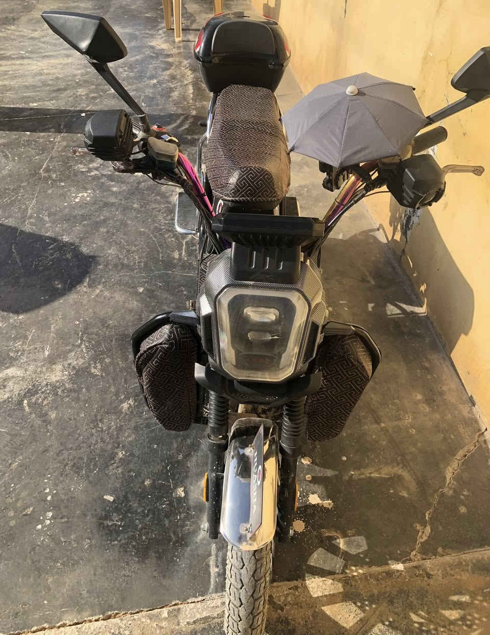 دراجه شحن للبيع تجي 6 باتري سرعه 60 موديل 24 ستخدام قليل لسعر 700 وبي مجال مكاني القائم رقمي  ‭0781 880 5757‬
