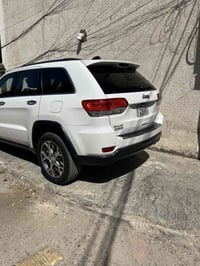 جيب لاريدو V6, 3600 , 4X4 موديل 2019 فول مواصفات 1/1 المواصفات :- . كش...