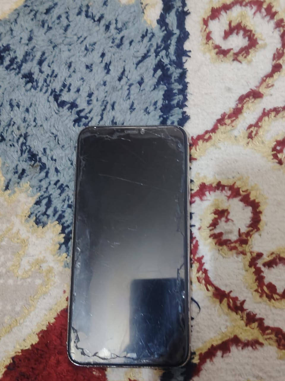 أيفون 11 برو ماكس ذاكره 256 بطاريه 72 جهاز نضيففف فقط الزكه تعبانه يعني الشاشه مابيهه شي حته شخط ما بيهه سعره 350 وبي مجال اي استفسار اتصل عل رقم ***********
