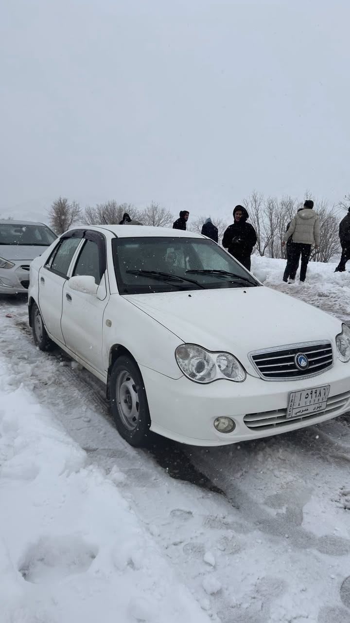 السلام عليكم
سيكي موديل 2013 للبيع
سيارة نضيفة وجاهزة من كل النواحي
بطارية تايرات كلو جديد 
تدفئة تبريد شغال 
بدون صبغ فقط ملاحظات بسيطة (بارد ، تقليم )
مكينة كير بلادي 
درايم شفتات جديده سستمكير كلو جديد 
سيارة ربع ما تصرف عليها جاهزه من كل النواحي 
السياره ماشية 107 الف 
مكان السيارة موصل حي الصديق قرب باب طب الاسنان
رقم نينوى
السعر 60 وبي مجال للطيبين 
للتواصل 
*********** هاتف
*********** واتساب
