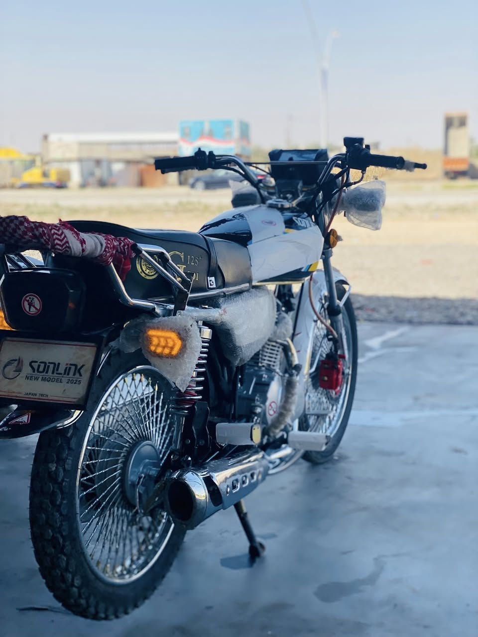 الحلوه للبيع
تايكر 25
خمسه كير 
الدراجه وضع الشركه 
كلها بلادي 
ماشي 6000
السعر 750 وبيها مجال 
***********
