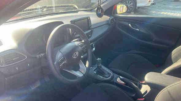 سلام عليكم النترا هاج باك موديل ٢٠١٨  رقم بغداد بسمي
سياره جديده ماشيه ٤٤ 
حادثه مرفوق ويا صور بدون دواخل تحكم ستيرن جهتين نضام اي بيأس  محرك 2000GT  
مكاني بغداد سيديه ***********
