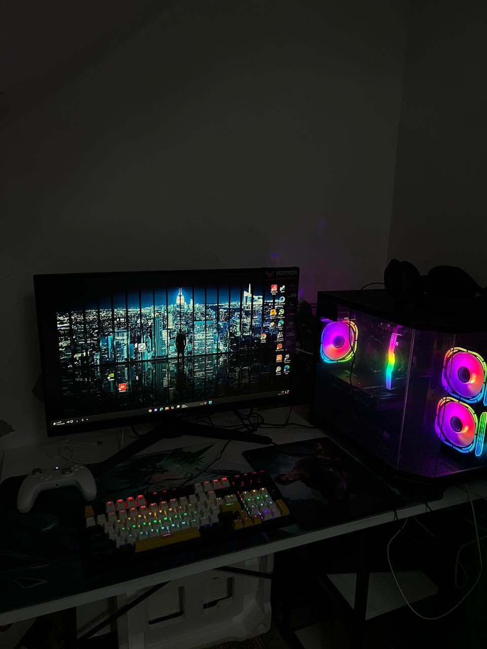 سلام عليكم كيس + شاشه للبيع
- 1
Intel CPU Core i5-12400F Processor 💠TRY

2- MB ASUS PRIME H610M-K ARGB D4💠

3- VGA PC CARD PNY RTX 4060 8GB VERTO Dual Fan💠

4- DDR4 PC Team Group Delta 16GB (8x2) 3600 CL18 RGB Black / White💠

5- Dahua C900N NVMe M.2 1TB 3400MB/s - Gen 3💠

6- PSU POWER SUPPLY Gamdias Helios 650w 80 Bronze Plus💠

7- Bronze Plus
fan PC Deep CooL ( ALTA 9) FAN 1151X - 💠PCI

معا شاشه اسوس حجم 27 - 180 هيرتز - FHD - IPS …💠

السعر 1300000 (مليون و 300 الف) قفل 💵

مواصفات وكلشي موضح بالصور 📌

عنواني : بغداد 📍

 *********** 📞
