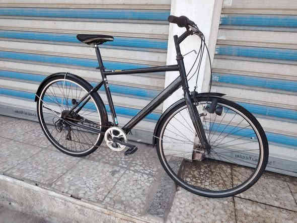 السلام عليكم ورحمة الله وبركاته
بايك موديل سي ٧٠٠ ترحال حجم ٢٨ 
باله ياباني وضع حاويه فول  
نضافه فول فول موصفات
ماركه ( اوفس ابرس ) 
  سستم كامل شيمانو
يدات فر شيمانو اصلي حديث 
السعر (  100  الف) 
عكرب ماركه اصلي  شيمانو  
  لون ميمز اسود 
كير ٦ / ١ شغال سستم كامل 
غير مستخدم داخل العراق
عنوان المحل بغداد شارع الفلاح 
هاتف *********** 
الاستفسار واتساب
