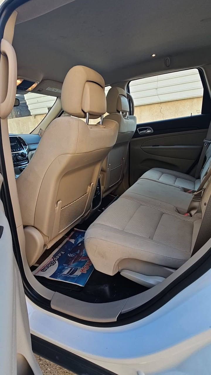 السلام عليكم ورحمة الله وبركاتة
تحيه طيبه 

جيب لاريدو وارد امريكي 

موديل   2022
ماشيه   31000  مايل 

رقم بغداد الدولي الجديد باسمي

فور ويل درايف   4X4

بصمه أبواب وتشغيل 
رادار جانبي نقطه عمياء 

داخل بيجي مخمل 
كشن كهرباء 

حادث جاملغ وبنيد  فقط بيه شويه تعديل 
بالبراكيت الأيمن 

مكاني بغداد الكرخ 

الاستفسار    ***********
