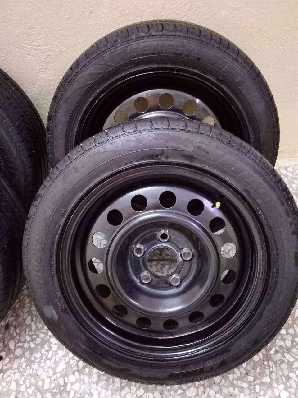 سلام عليكم ويالة وتايرات حجم ١٦ لبيع قيم وخذ بما يرضة الله لعنوان بغداد البلديات رقم لهاتف ***********

