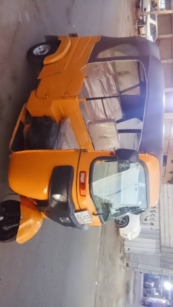 سلام عليكم تكتك لبيع موديل 22 رقم وسنويه نكليزي بغداد  بيها ضربه صغيرا كلش بلغد وراجع بارد ومرشوشه ول باقي كفاله مكينه ما مفتوحه كفاله  مكاني بغداد حي العامل 
*********** 

***********
السعر 8500 وبيها مجال قليل حك جيه
