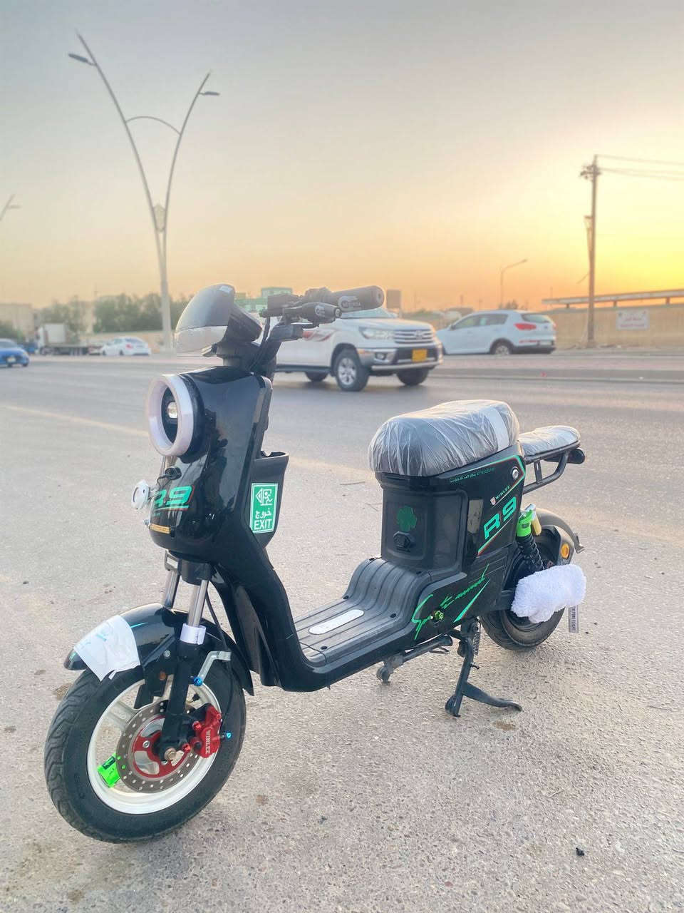 سلام عليكم دراجهR9فول مواصفات دراجه جديده صاله شهر من مطاعه من الوكيل بطاريات 32دبل دراجه مرتبه كلشي المكان البصرة الزبير السعر 475قابل لتفاوض رقمي***********
