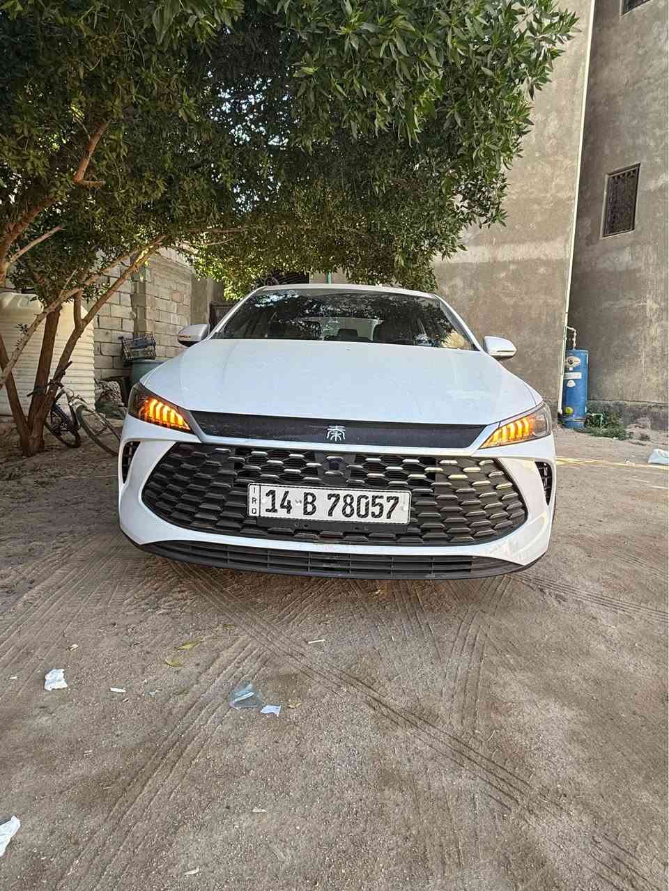 متوفر BYD 2025 كفاله عامه بيه دحجه فقط ماشيه 2000 فول سياره بعده زيرو. *********** البصرة, العراق
