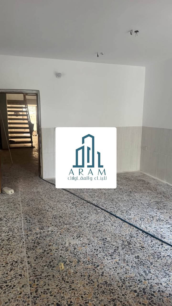 🏠 للإيجار في السيدية
بيت بمساحة 300 متر يحتوي على:
✨ 3 غرف نوم
✨ صالة
✨ مطبخ
✨ خدمات
✨ حديقة
✨ كراج

🔹 البيت مُرمم بالكامل وجاهز للسكن.

📞 للاستفسار: ***********

أرام للاستثمار والتطوير العقاري
