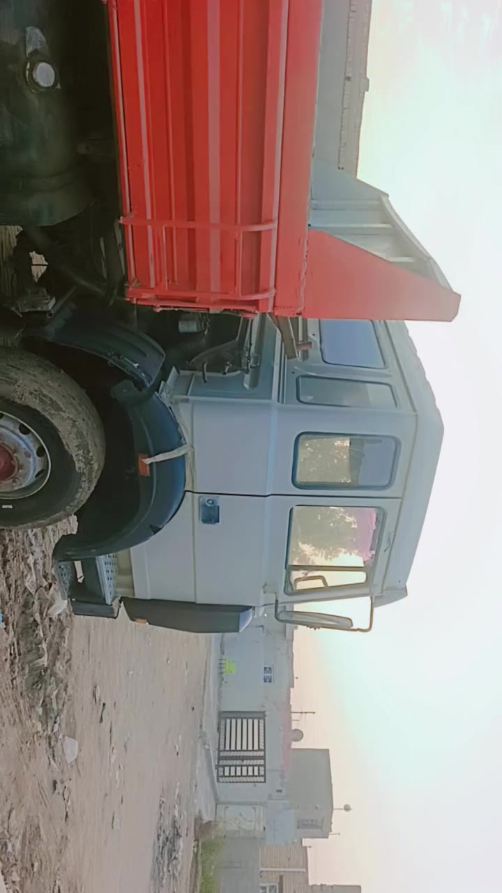 افيكو للبيع قلاب موديل 91 رقم قادسيه مشروع وطني مكينه دويز مارجلس كير البي برميل السعر 70 $ وبيه مجال مكان السياره ناصريه قضاء الفجر  ***********
