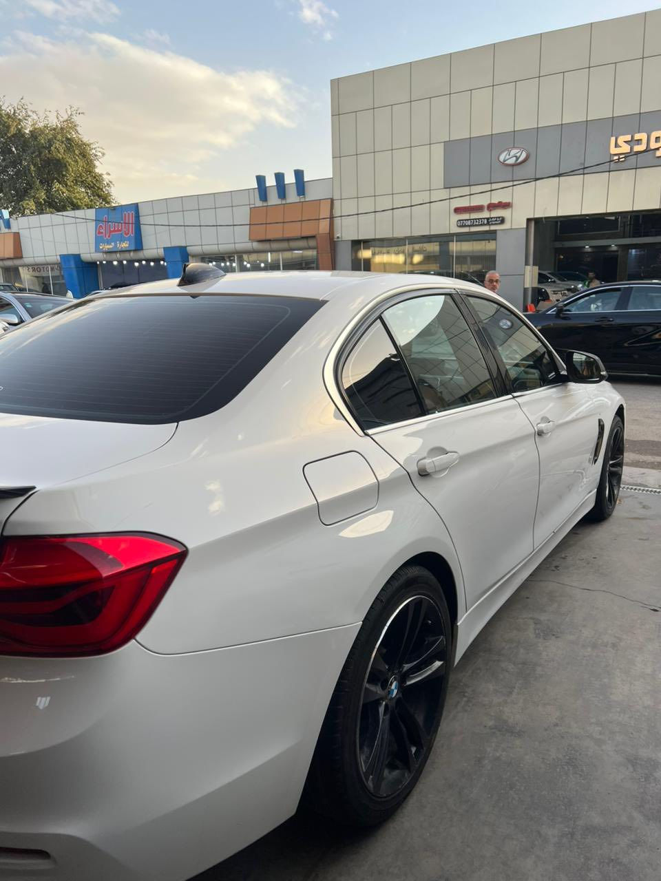 بيع او مراوس

Bmw 330i 2018 M3 package

شكل جدا مميز لهذي الفئه وبيها اصطفاف تلقائي حادث جدا بسيط  
السياره متعوب عليها و مصروف عليها هوايه

كت M3 كامل وقطع اصليه يشمل :

دعاميهM3 + مازدات + مري جانبيه + دوسات + جناح خلفي + شاشه

المواصفات :

فتحته سقف 

محرك ٤ سلندر ۲۰۰۰ توین بور توربو اقتصادي وصاروخ

برغي ما مفتوح بي ومكفول هو والكير

۱۲ حساس (٤) امامي + ٤ خلفي + ٤ جانبي)

اوتو بارك (اصطفاف تلقائي)

كشنات جلد + مسند للقدم + ميموري خزن

حضن كشنات من الجوانب كهربائي نفخ

بصمه ام الشاشه تحكم كامل بالسياره من خلالها

الشاشه بيها نظام ال M3 تدعم اندرويد اوتو وكار بلي

حساسات بالاطارات تقيس ضغط وحرارة كل اطار

)echo pro + comfort + sport + sport plus ٤ وضعيات قیاده

لايتات نهاري ليزريه وليلي زينون

مري شفط كهربائي وقلاب على البك

تبريد امامي و خلفي منفصل

وبعد مواصفات البي ام الباقيه معروفه

رقم بغداد إنكليزي 

السياره صارف عليها ومداريها على ايدي

السياره بيها صبغ جاملغ وبنيد

السعر 175 وبيها مجال

بيع او مراوس

العنون بغداد معارض البياع 

هاتف : ***********

وأسف ع الاطاله
