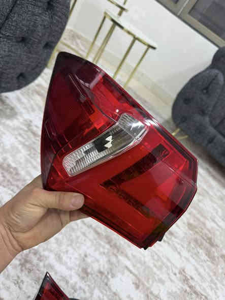 من رخصة الادمن 
تخم بكلايت لكززز led 
كاملات من كل شي 
جديد كلش يرهم للكورلا من 2015 ال 2019
مكاني بصره رقمي *********** وعندي توصيل  السعر 400 للعلم سعرهم اغلى من هيج
