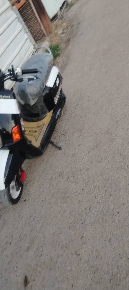 سلام عليكم دراجه بوليس ل بيع دراجة نضيفه سعر 500 و بيهه مجال مكان ديالى بعقوبة تقاطع ساده رقم ***********
