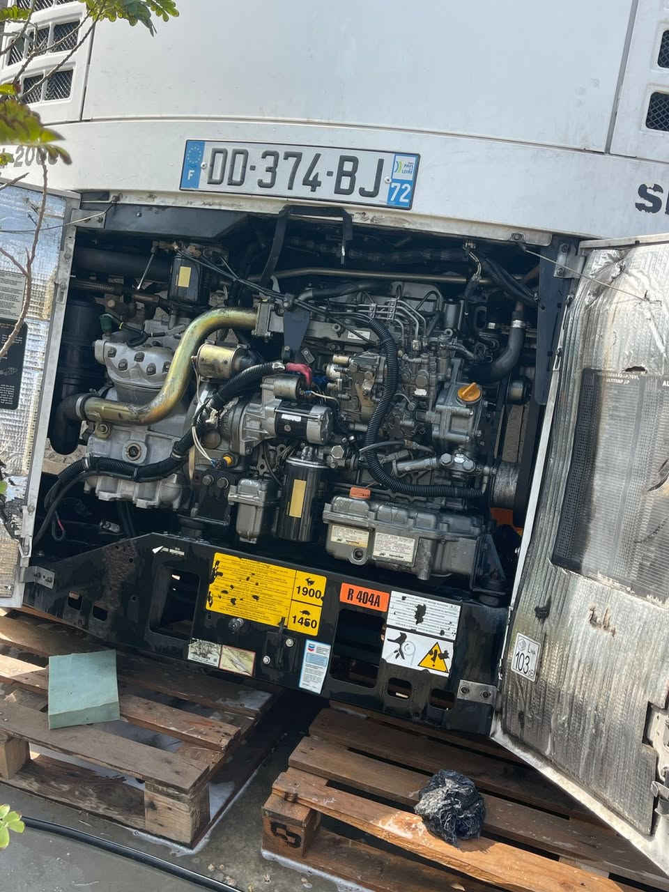 أخوان لبيع جهاز sL200  موديل 2008 لاستفسار ***********!!***********
