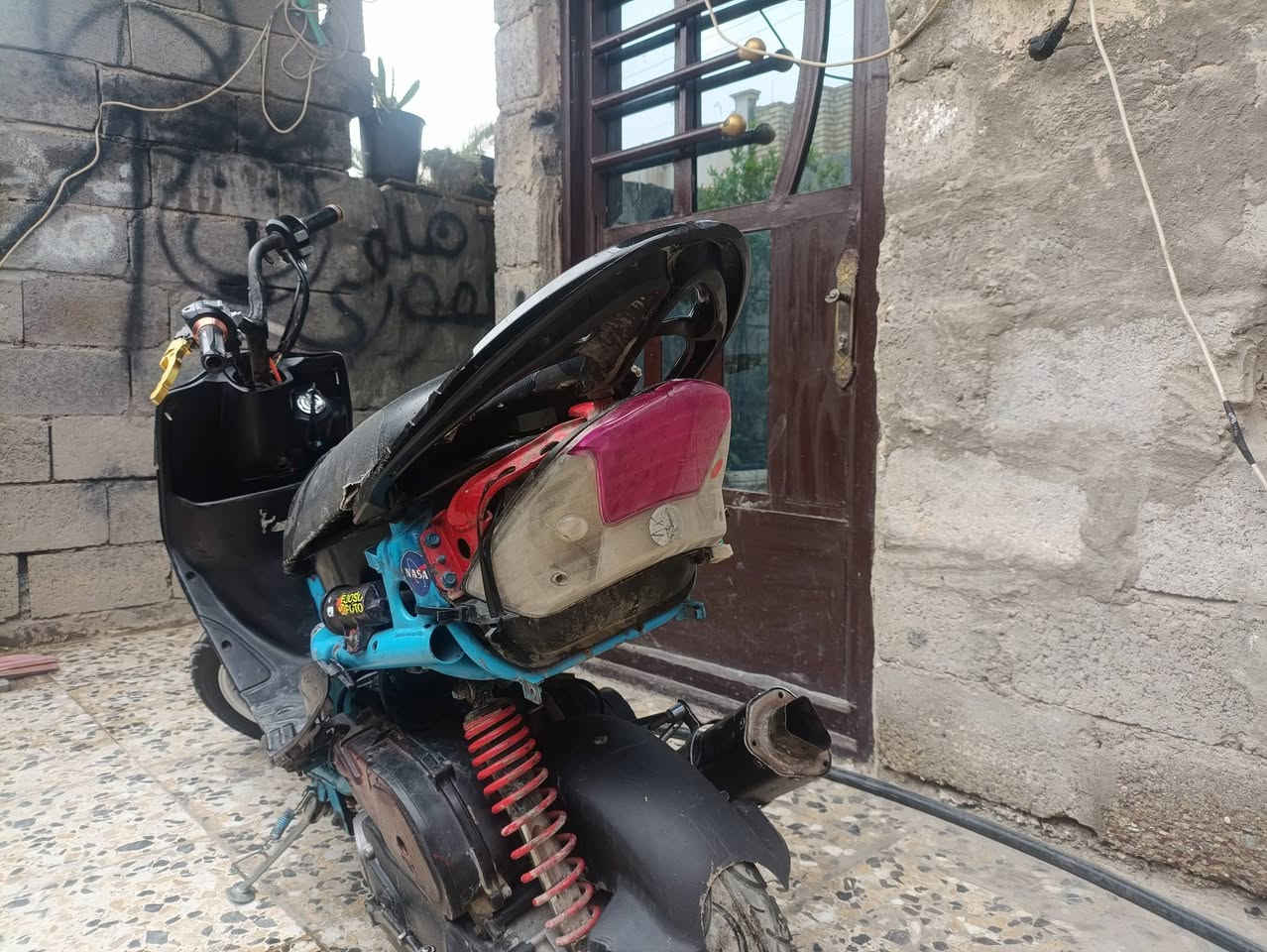 للبيع كوم حديد 200 الف قفل قفل قفل فجئه طفت عندي يمكن كابريتر مادري المهم كوم حديد تجي تحمل بوشتها ٥٥ شلعه ومعدل شك الكاع مكاني مقابيل جزيره بغداد 
***********
