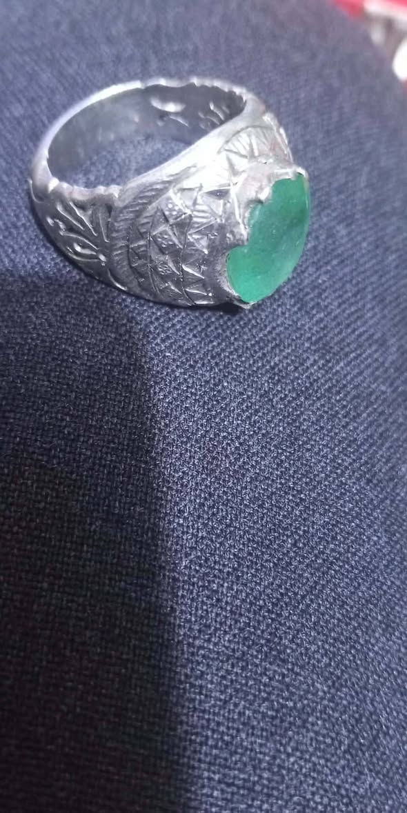 السلام عليكم احبابي عندي اكثر من 60محبس البيع للتواصل على الرقم ***********
