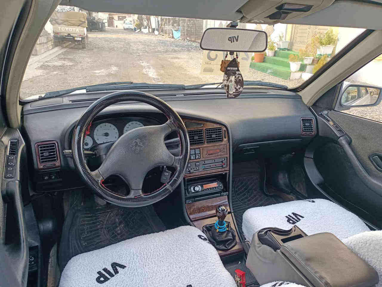 سلام علیکم پژۆپارس 2013 ماشاڵڵڵه سه یاره که جوانه ماڵی فه قیره گئڕمه کینه کاره بای ته برید به شه رت سه نه وی دومانگه ته واوبووه یه ک دوپه ڵه بۆیاخی هه یه ڕه سمی سۆنه ره که یم داناوه به بئ ناوگرتن پئشودوای که پسه سه یاره که  جوارتایه ی لۆکی بۆبه سراوه پئشودوای تندوتۆڵه شوین پئنجوئن ***********فای به ر
