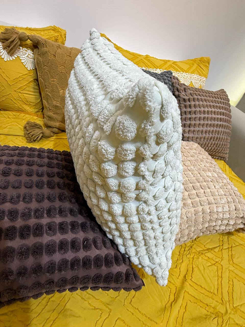 وجه كوشه بوهيمي درجه اولى الزوج 7 
توصيل لكل محافظات العراق


**إذا كنت صاحب هذا الإعلان وتريد حذفه لأي سبب، رجاءا أرسل رسالة إلى الدعم الفني**