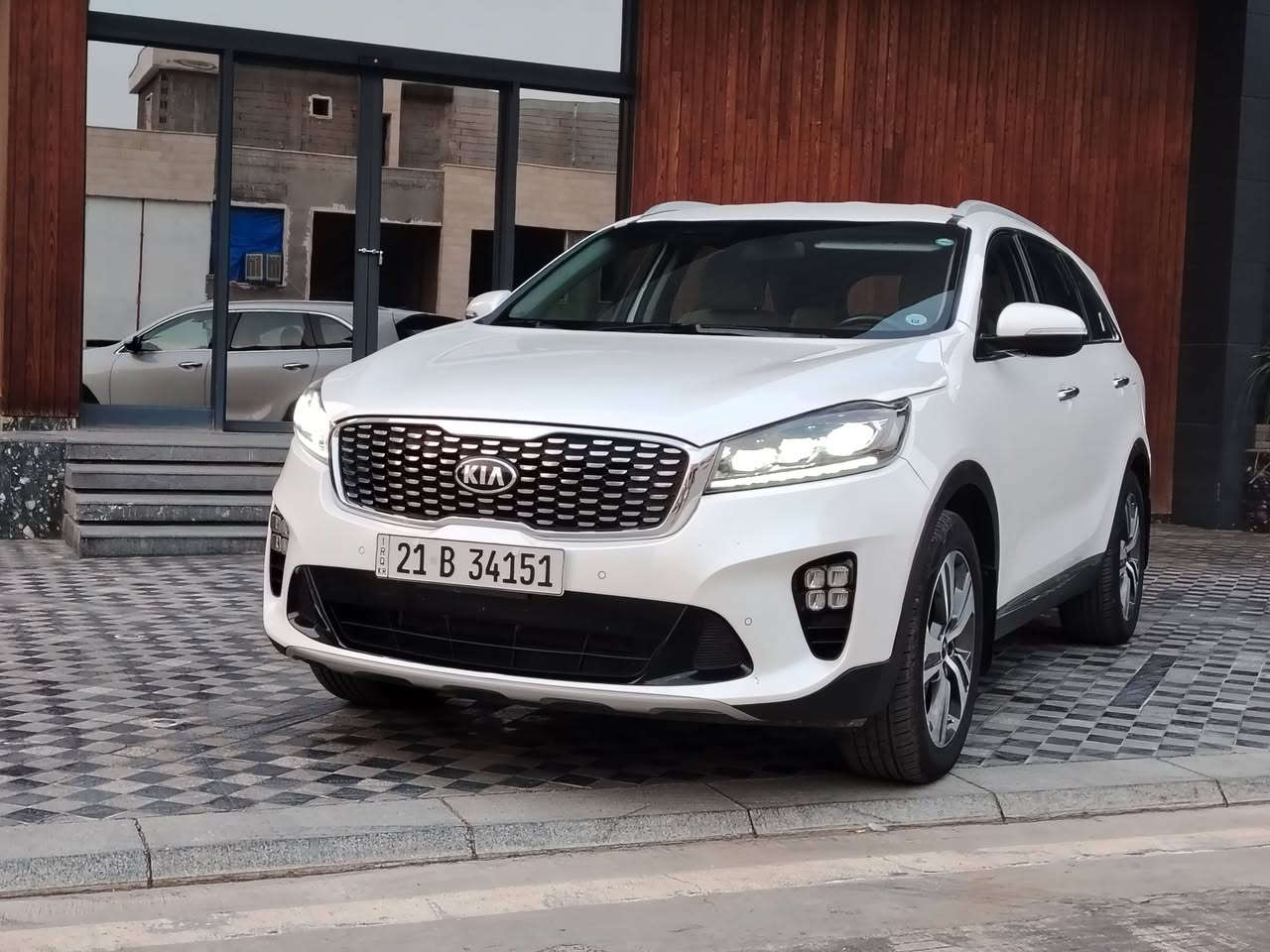 🖐️السلام عليكم لعشاق التميز جبتلكم كيا سورنتو 2020 خليجي استلام وكالة نيم كيا ايد وحدة  ومواصفات عدا البانوراما ومحرك 6 سلندر و7 راكب وتبريد مركزي وداخل ابيض  ومري شفط ومود درايف  وكشنات الامانية كهربائية وليد ترحيب اليدات والدوسات و الخخخخ من المواصفات السيارة مكفولة 100/100 من الصبغ والتبديل  المحرك والكير وكالة والحدادية 100/100 عدا مكانين بالدعامية الامامية صبغ اثر شخوط وسيرفس بالشركة لغاية الان والتايرات قبل شهرين اتبدلت الاصلية مالتها وماشية 113الف كيلو حقيقي 
👈 ملاحظة فديو شوف عين  وبشرط راسل واتساب 
السيارة باسمنا تحويل مباشر 
موقع السيارة : السليمانية 
👈 السعر : 257 $ ومجال للطيبين  
***********
سوق سيارات سليمانية
#العراق_البصرة_الموصل_ديالى_كركوك
#بغداد_تكريت_الانبار_الرمادي_الفلوجة
#النجف_كربلاء_الحلة_بابل_الديوانية
