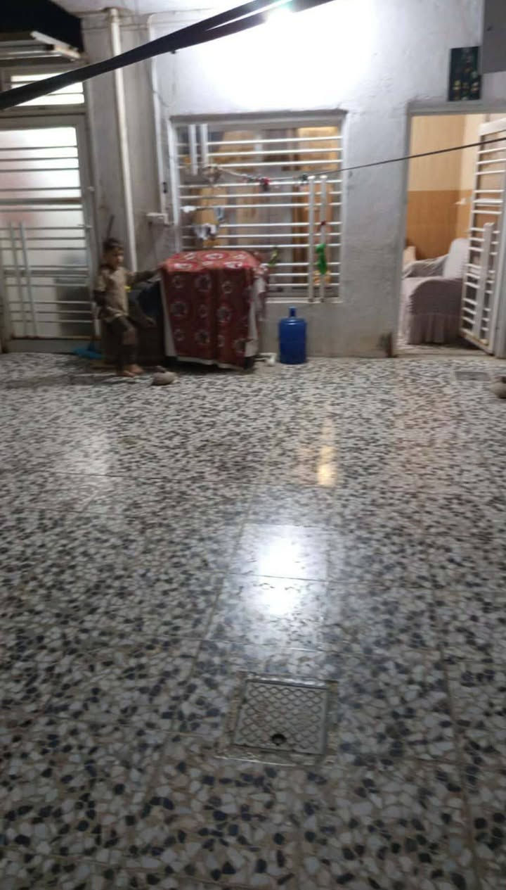 دار للبيع
المساحة ١٠٠م 
الموقع//حي الشهداء الثانية خلف مكتب المدار للعقار
الطابق الأرضي يحتوي على غرفة،كليدور،صحيات داخلية وخارجية،مطبخ،كراج
الطابق الثاني يحتوي على غرفة،كليدور

السعر:١٢٠
للاستفسار:***********
***********

مكتب الزركاني للعقار
شارع ٨٠ قرب القبة الذهبية 
بيع_شراء_تعقيب
