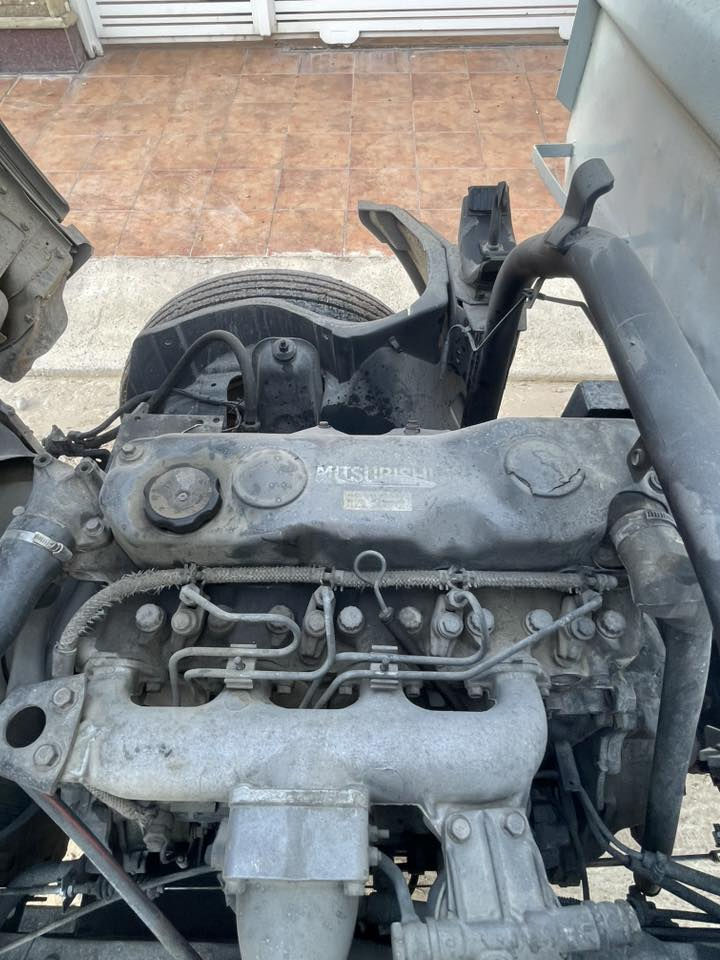 للبيع كنتر فحل قلاب موديل ٩٣ رقم بغداد جاهزه من كلشي للشغل محرك كير شاصي دوشمه جام كهرباء السعرب١٢٠ وبيهه مجال بكان بغداد *********** وووو***********
