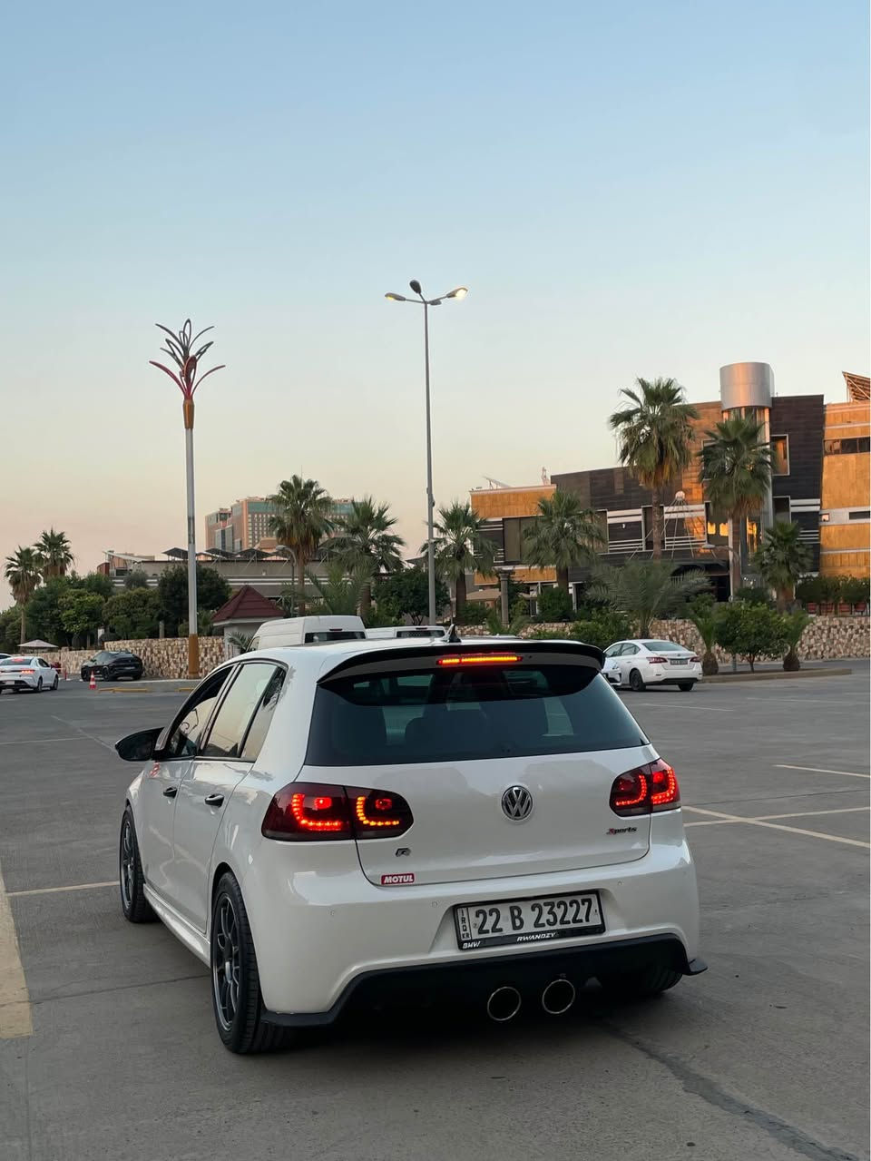 Golf R Mk6 2011

بۆ فڕۆشتن 
قەپات مواسەفاتە 
گێرو ومەکینەی بە شەرت نەکرایتەوە 
سەیارەکە بێ مەسرەفە
ئکسل و گاردنی تازە گۆڕاوە بە شەرتە 
٩٨٠ هەزار غڕامەی لەسەرە پاش مەعمەلە ئەگەرێتەوە 
ئەگەر موشتەری نی سەری من و خۆت مەهێشێنە 
ر .م : 0️⃣7️⃣5️⃣0️⃣7️⃣1️⃣1️⃣8️⃣3️⃣8️⃣8️⃣ أربيل, العراق
