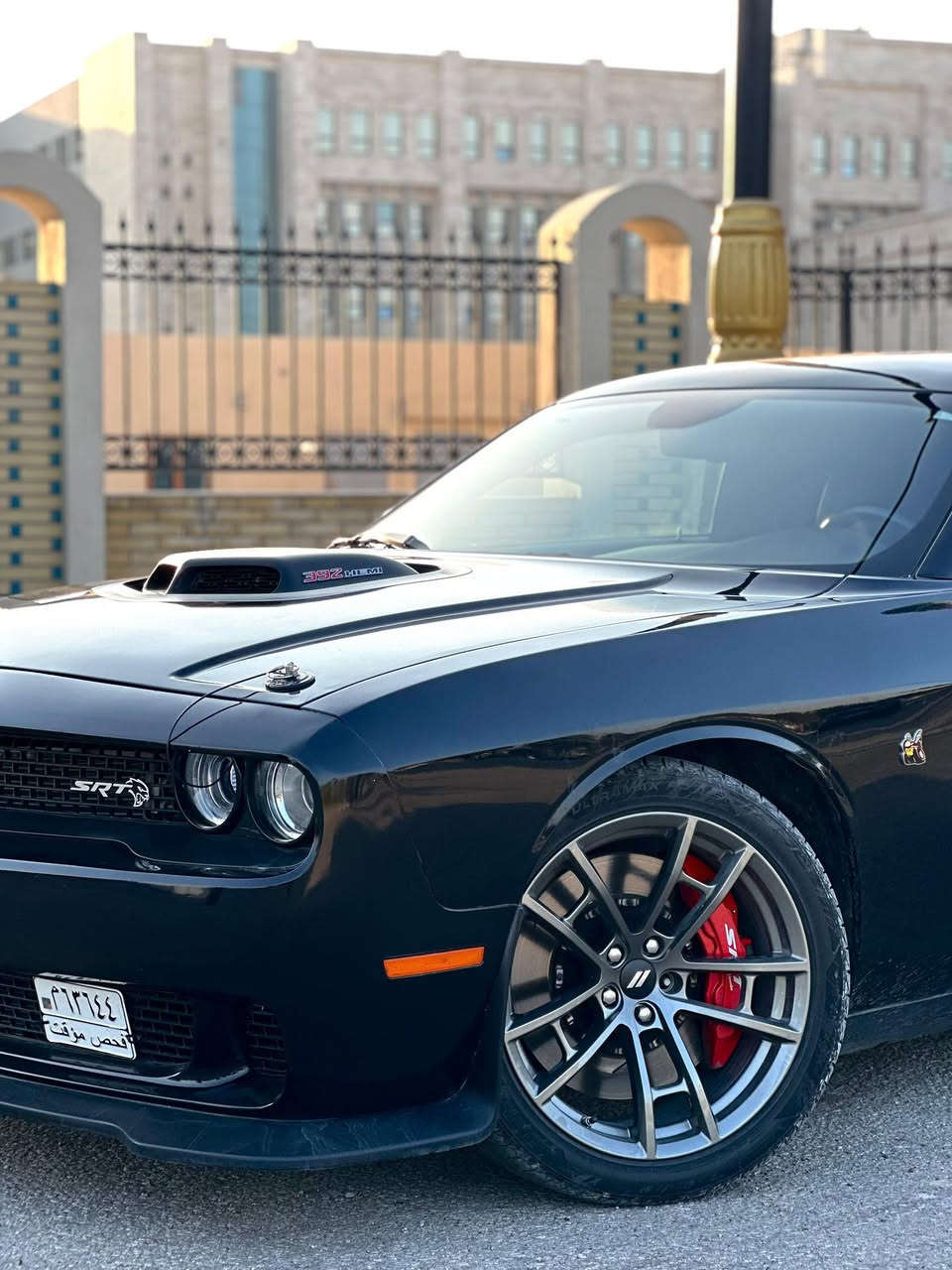 السلام عليكم 

چالنچر SRT شيگر 6400 (( 2023 Last call ))🔥❤️
من القطع المميزه بشركة Dodge والطابع الرياضي🔥🔥
(( 16 ميل ماشية )))
المواصفات ،،
دبلات SRT 
شوته رياضي 
دخول ذكي 
 تشغيل عن بعد
 بصمه 
 كشنات خزت ميموري 3 وضعيات 
لايتات شيكر 
كشنات حضن 
 كشنات جلد +كنتاره 
 كشن كهربائي 
 ستيرن كهربائي 
 ستيرن تدفئه تبريد 
 كشنات تدفئه + تبريد 
 شاشة حجم كبير 
اكسل قفل 
 فجوج 6 بستم SRT 
 ويال SRT 
نقط عمياء + هيتر مرايات 
الداخل كاربون فايبر 
ختومات Shaker  
مثبت سرعه / شفتات / حاكية / كامره دواره / حساسات / عداد السرعه ابيض مختم شيكر وبعد بيها مواصفات خير من الله السياره حلوه وعليها نصبه وكشخه  وبعدها دخول جديد وشبه زيرو تخبل كير مكينه بحالة الوكالة حادثها جاملغ الخلفي والجاملغ الامامي برغي مامبدل بسياره  بدون تبديل بدن كص وصلتني سياره بيه كلير عام يعني من  امريكا بسبب طخات بسيطه عندي صور طخات وعلى اساسها نرشت كلير بنسبه الهم سالفة الصبغ عاديه مو قصة مكلوبه سياره او ملعوب بيها
للاستفسار غير متواجد ع الفيس 
اتصال او واتساب ***********
