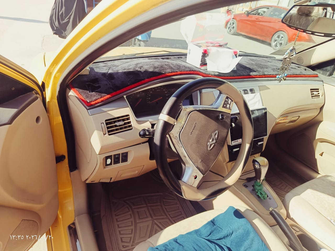 السلام عليكم شيري A5  للبيع موديل 2011 مصفرة هئية وغرامات محور كير ومكينه كامري الكشر مكفول عدا الجاملغ الي مبين بلصورة وهلالات معمرة سياره كله بلاد كهربايات كله شغاله خير من الله تخم تاير مشط جديد صدر جديد مكاني بغداد . الكماليه السعر ٤٦ وبيها مجال بسيط 
***********
