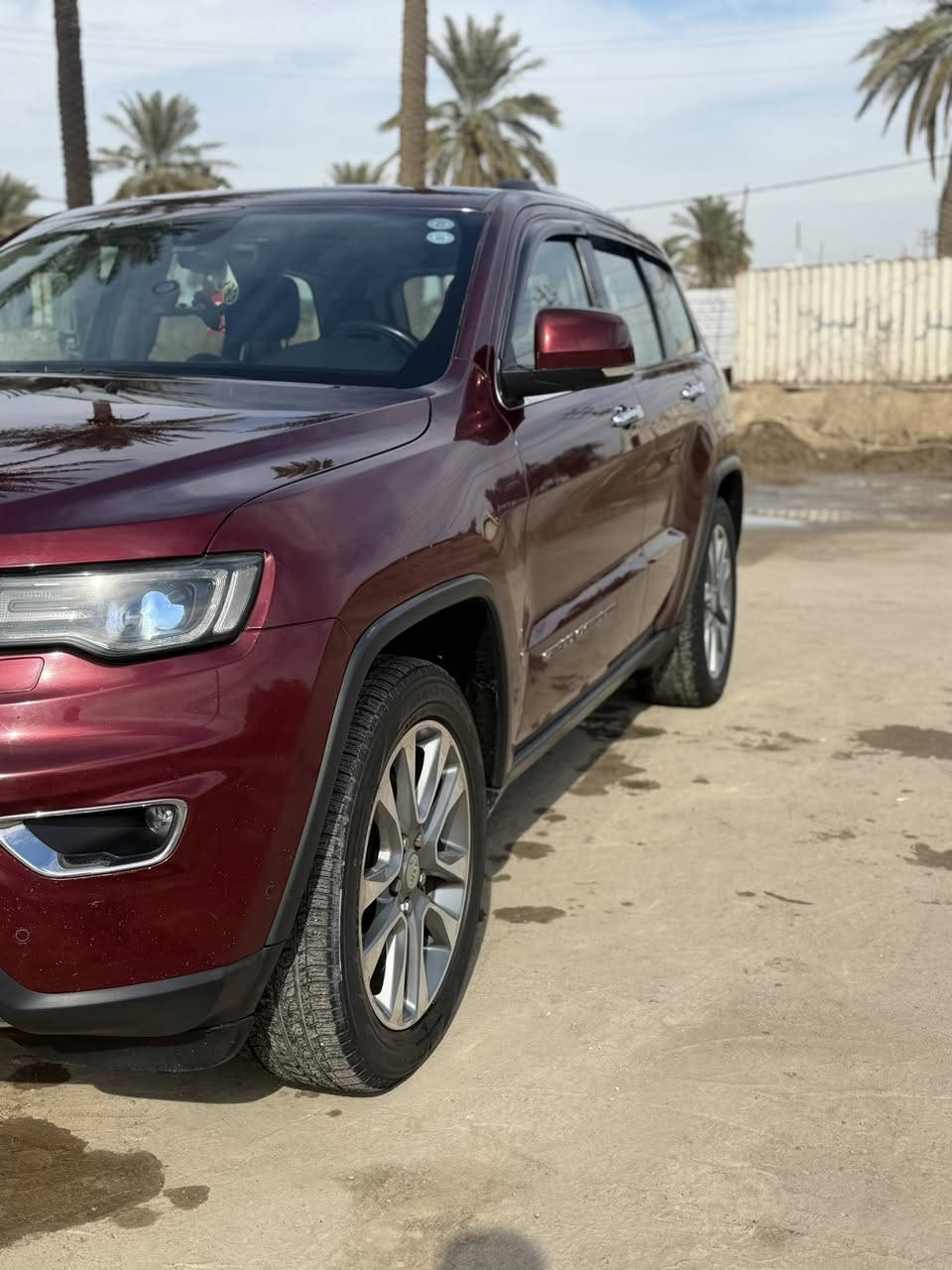 السلام عليكم جيب موديل 2017 خليجي وكالت هارلم السياره فول 1/1. اعله مواصفات  جكات رادار امامي رادار خلفي قياده ذاتيه السياره بيها مواصفات بيها فقط جاملاغً امامي وباقي كفاله السياره حيل حلوه السعر 240 وبيها مجال شي قليل رقم أربيل بسمي رقم الهاتف *********** مكان السياره بغداد المحمودية
