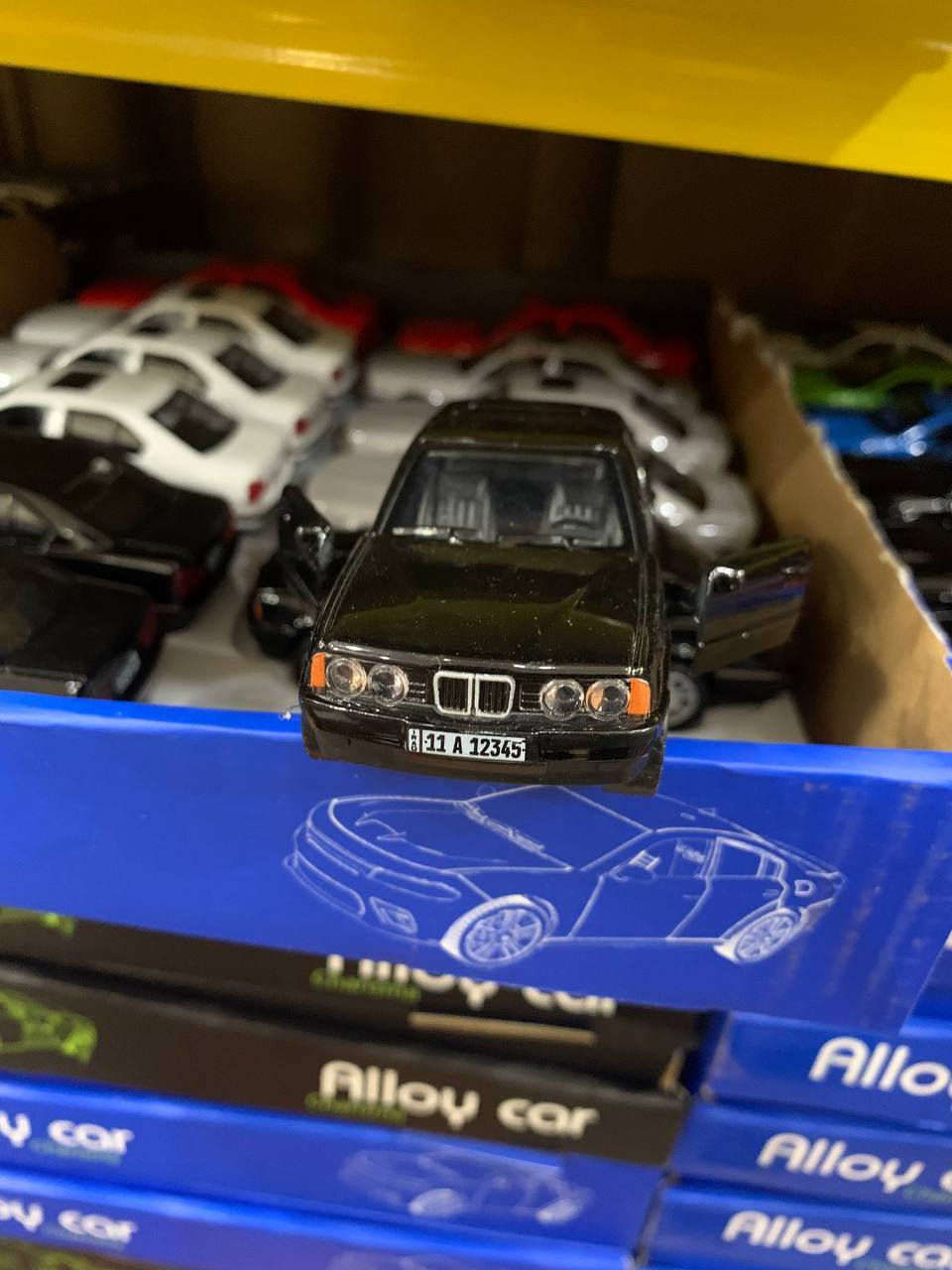 سيارات حديد

تشغيل موسيقى وانطلاقه للامام
تشغيل اناره اماميه وخلفيه
ابواب وجنطه وبنيد فتح
السعر 5
***********
