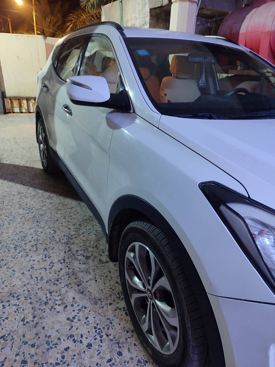 السلام عليكم 
سنتافي 2014 كفاله..سته سلندر..السعر 185المكان البصره قضاء الفاو للأستفسار ***********
