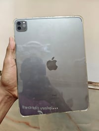 ايباد برو ١١ • ٢٥٦ • بطارية ٨٤٪