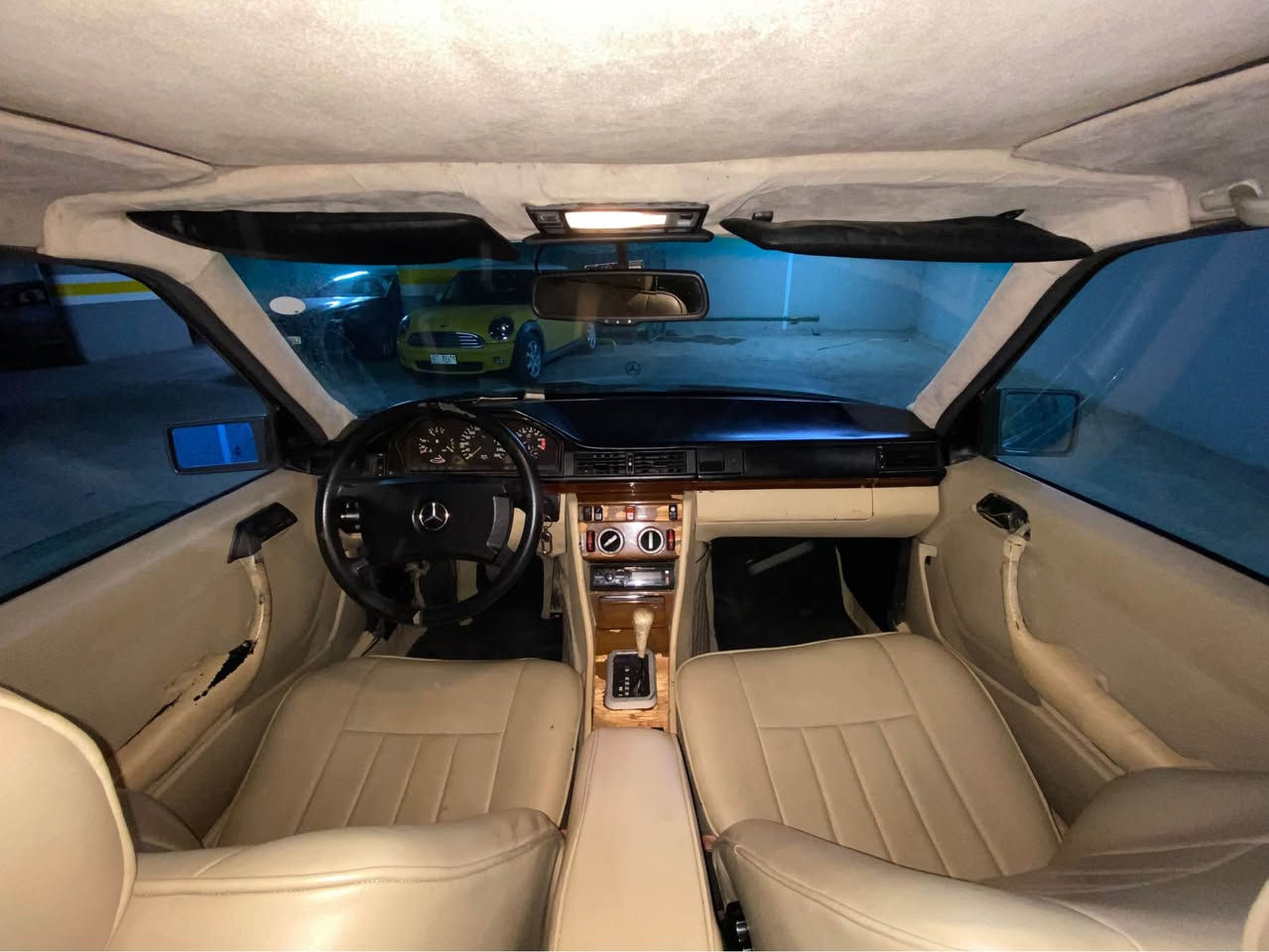 ﷽
مارسيدس كوپەی W123 E300
مۆدێل :١٩٨٨
نمونە لە پاکی و جوانی 
ئاڕم پلاستیک هەولێر 
بەشەرتی خرامەو ئەوەلیات هەمووشتێ
مەکەکینەی بطە ٣٠٠٠
بەشەرتی گێڕ و مەکینە 
هەموو گیانی ئیشەکەت تەنانەت ABS ئیشەکات
تەقەو ڕەقە و چرکەی تیا نیە 
دەعامی بۆ دەعامی بە شەرت 
تازە کامل بۆیاخ کراوە بۆ جوانی ئێشتا پۆڵیشم نەکردوە
نرخی :٤٦$ مەجالێکی کەم 
شوێن:  سلێمانی 
ز.م :***********
ژمارەکەم لە کۆتا وێنە نوسراوە السليمانية, العراق
