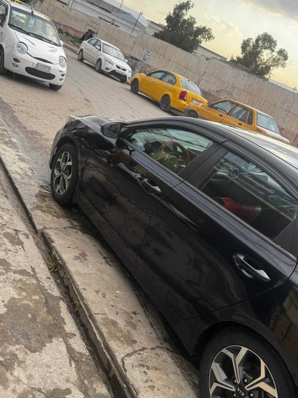 بيها شبر بارد وبيها قطعتين صبغ سنويه 27 كابون بانزين شرعيها موصل مواصفات مانع انزلاق كروز سرعه تحديد مسار قياده ذاتيه توقف ذاتي مانع استطدام شاشه كاربلي كبيرة انظمه قياده سبورت والعادي كير at مكينه 2000 دوش خير من الله ترايها لبغداد
*********** موصل, نينوى
