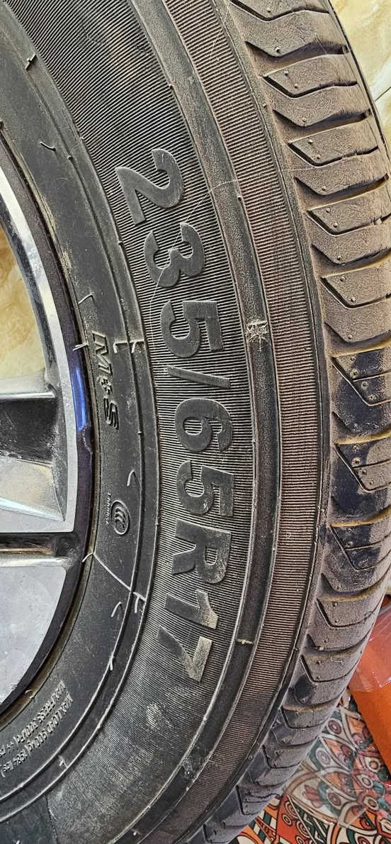 عدي هذا الويل مع تاير للبيع
قيم واخذ
مذكور سنه الصنع والحجم بالصور


**إذا كنت صاحب هذا الإعلان وتريد حذفه لأي سبب، رجاءا أرسل رسالة إلى الدعم الفني**