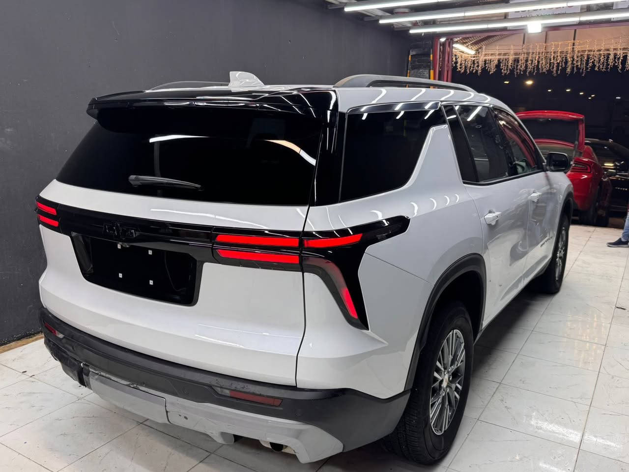 شوفرليت ترافرس LT 2025
حادثها موضح بالصوره 
ماشيه 17 الف 
ايرباك ستيرن ودشبول 
مواصفات 
محرك ..2.5 لترتوربو
7راكب 
مواصفات معروفة ..
كشنات منفصل 
نظام تثبيت السرعة
أبل كار بلاي
كاميرا 
مراقبة النقطة العمياء
بلوتوث
مقاعد مُدفأة
الدخول بدون مفتاح
باب خلفي كهربائي
مقاعد كهربائية
التشغيل عن بعد
نظام الصوت Bose
وهواي مواصفات 
مرقم شهداء ميسان 
السعر 283 وبيها مجال 
الهاتف ***********
***********
