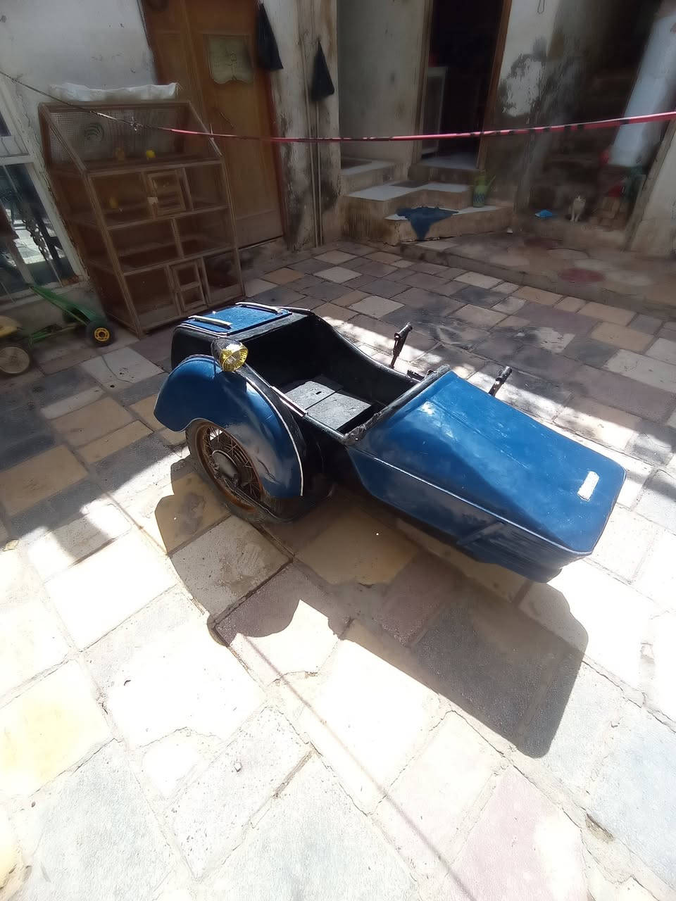 دوبة أمزت للبيع موديل 81 السعر 650 وبه مجال ميسان حي الرافدين *********** .
