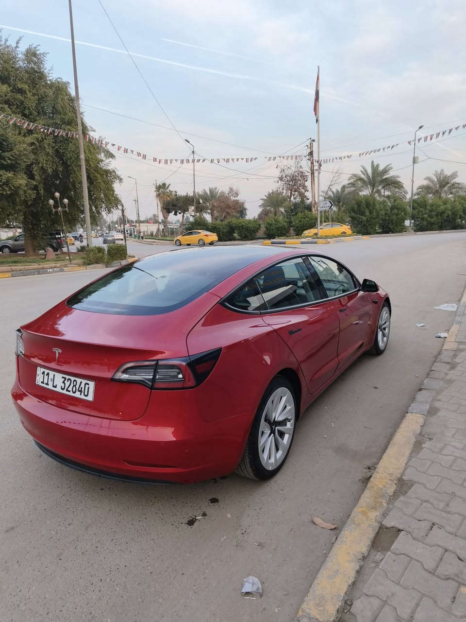 السلام عليكم👋
تيسلا موديل 3 (موديل 2022) وارد امريكي رقم بغداد تحويل مباشر بأسمي
تك ماطور  السياره اونلاين 
🛑حادث امريكه مرفق بالمنشور بدون ايرباك وبدون دواخل 
السعر  (💰$ 165💰) وبيهه مجال
المكان بغداد الصليخ 
📞📞***********
