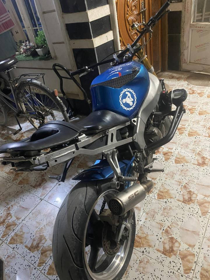 كاوسكي 2004 مكينه خير من الله خرسه وناعمه 
مكان ديالى السعر مليونين و 500وبيه مجال بيع او مراوس 
***********
