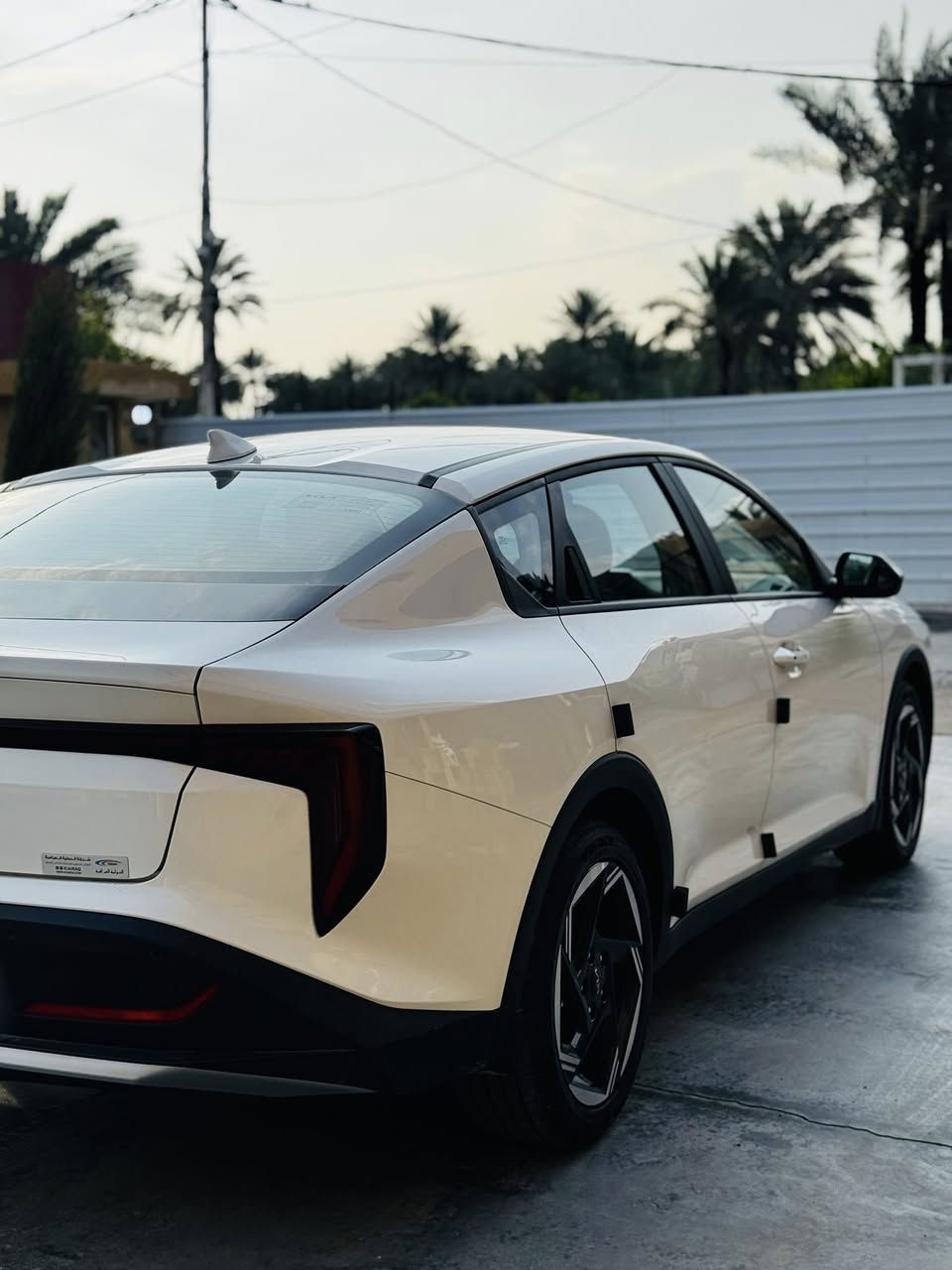 سلام عليكم 
سياره كي 4 خليجي 
موديل 2025 سياره بعدها جديده ماشيه 4000 محرك 2000 دوش سياره فول مواصفات عده تنته قطعتين تبريد ويل 17 حساسات امامي خلفي سياره بصمه تشغلين عن بعد  سيارة على وضع شركة بشرط دهن مال شركة ما مبدلة ضمان شركه 5 سنوات السعر 198 بيها مجال بسيط مكاني بغداد المدائن الاستفسار على الرقم ***********
