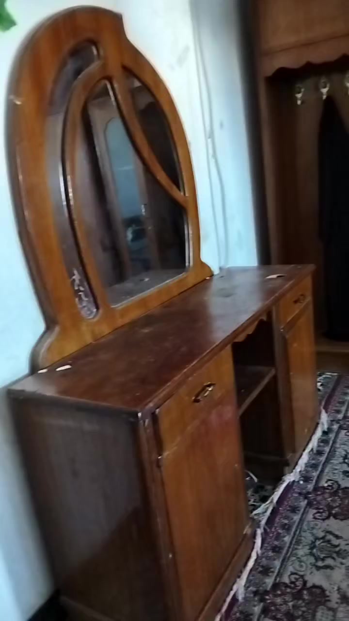 السلام عليكم عندي غرفة البيع سعر 500
بيها مجال


**إذا كنت صاحب هذا الإعلان وتريد حذفه لأي سبب، رجاءا أرسل رسالة إلى الدعم الفني**