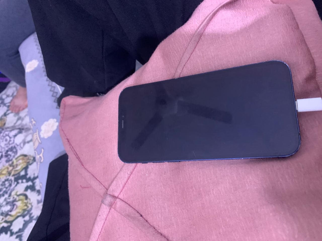 ايفون 12 عادي للبيع ذاكره 128 بطاريه 78 ما مفتوح ابد نضافه 80 خارجية وداخلية يحتاجلة تبديل بطاريه بس 
السعر 330 بي مجال مكان بغداد مشتل شارع المطبك 
واتساب ***********
