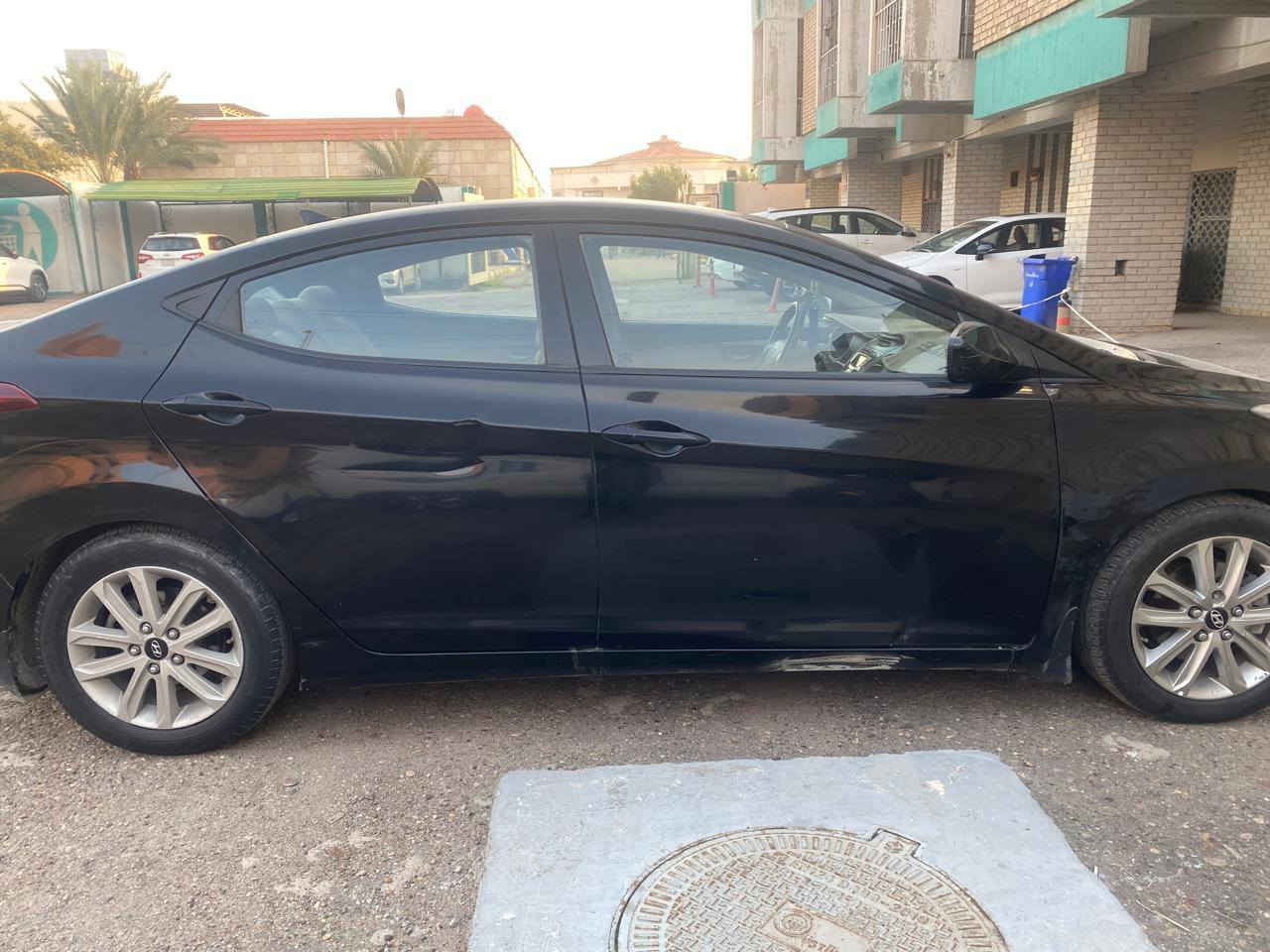 السلام عليكم؛ النترا للبيع ٢٠١٦ لون اسود وارد أمريكي الضرر بأمريكا الباب الي خلف السائق مصلح وراجع ابلا د السيارة كلين؛ بالعراق بيها ضرر بالدوسة وباب الصدر موضح بالصور؛ السيارة حلوة وخير من الله بس يحتاجها ترتيبات  دعامية؛ للاستفسار على أكثر يرجى الاتصال على الرقم؛ *********** / السعر ب110 $.
