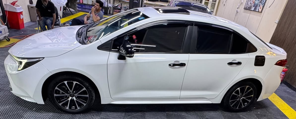 كورلا 2025 هايبرد
سياره فول مواصفات
للخير 1ع 1 ماشيه38
داخل احمر واسود جلد
قطعتين تبريد تحكم مري 
كرسي كهرباء سياره برغي ممفتوح بيها 
فقط بارد بصندوق  وموجوده صوره لضربه خفيفه
مكاني بغداد الدوره السعر 142.  مجال كلش بصيط  ***********
