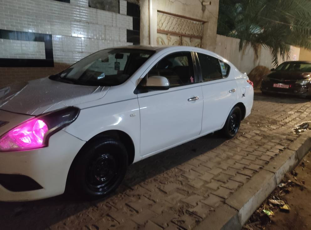 نيسان صني موديل ٢٠٢٠ بيها ضربه خلفيه سياره جاهزه كير مكينه حداده تبريد تخم تاير كله جديد سياره احله من الصور بهواي مراوس بنيسان موديل احدث حته لو مصري او بيع سعرها ٨٨ وبيها مجال رقمي *********** الزبير, البصرة

